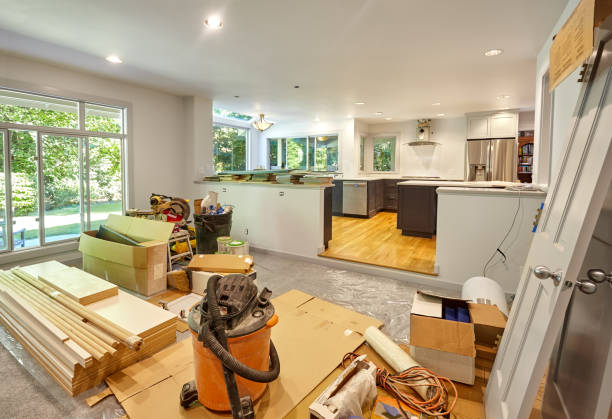 Professional Backsplash Installation technician working in Silver Lake, FL